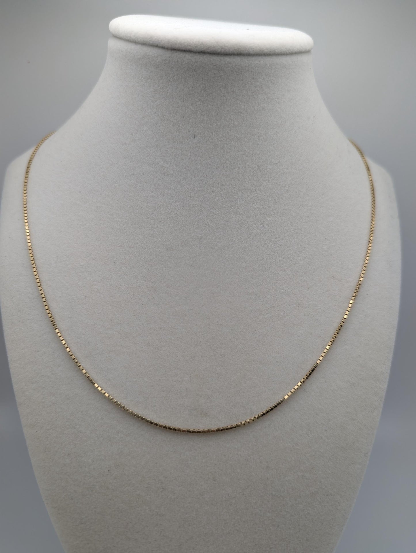14k Yellow Gold Heavy 5.4 gr Box Chain Necklace 22-inch Box Chain Vintage Box Chain.
