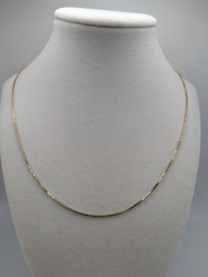 14k Yellow Gold Heavy 5.4 gr Box Chain Necklace 22-inch Box Chain Vintage Box Chain.
