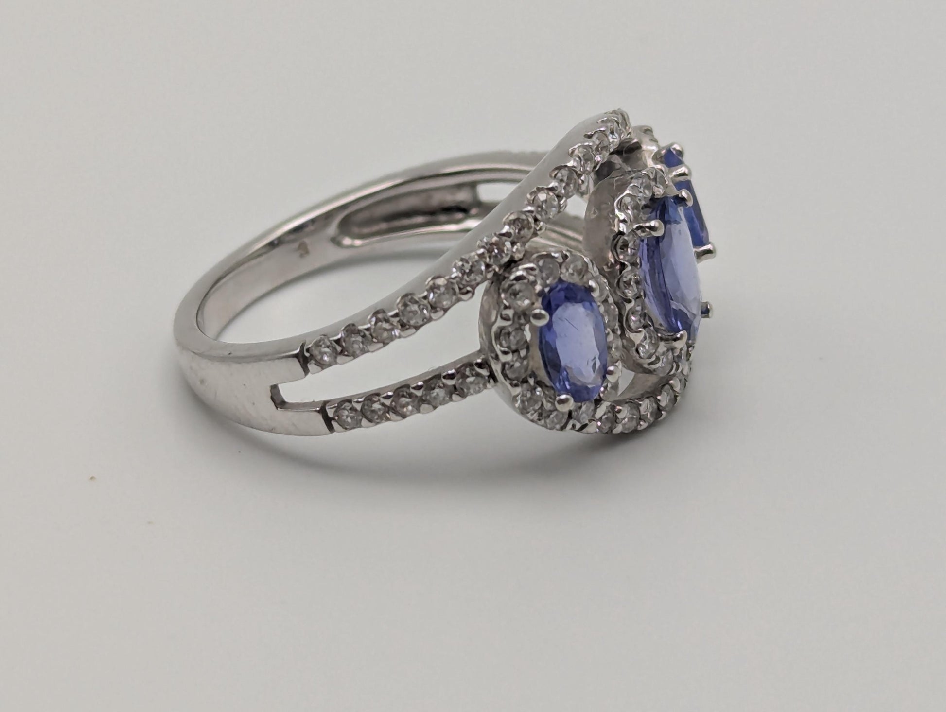 14k Whit Gold Triple Stone Tanzanite Diamond Ring Vintage Promise Ring Cocktail Ring