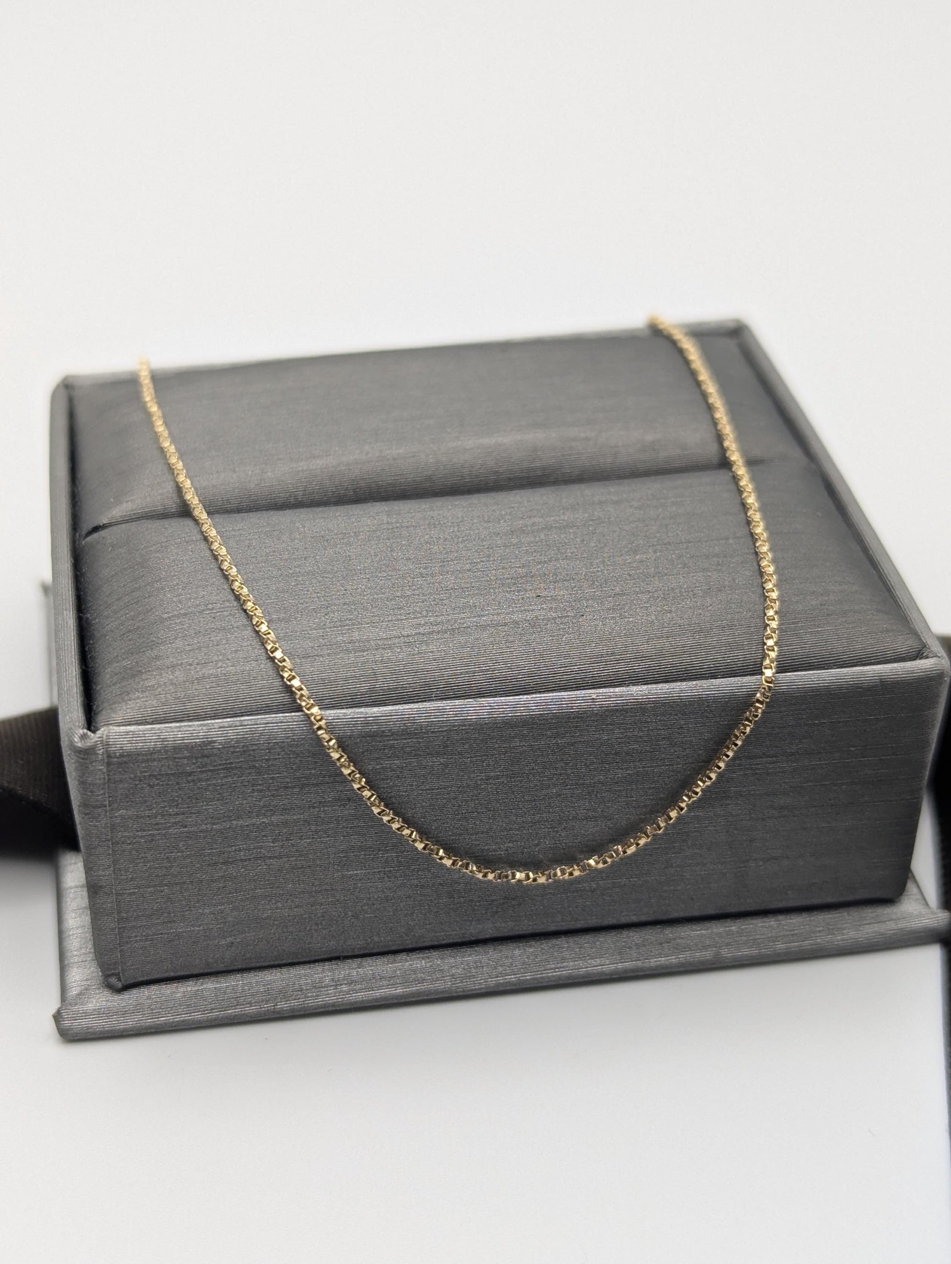14k Yellow Gold Box Chain Necklace 19-inch Box Chain Vintage Box Chain.