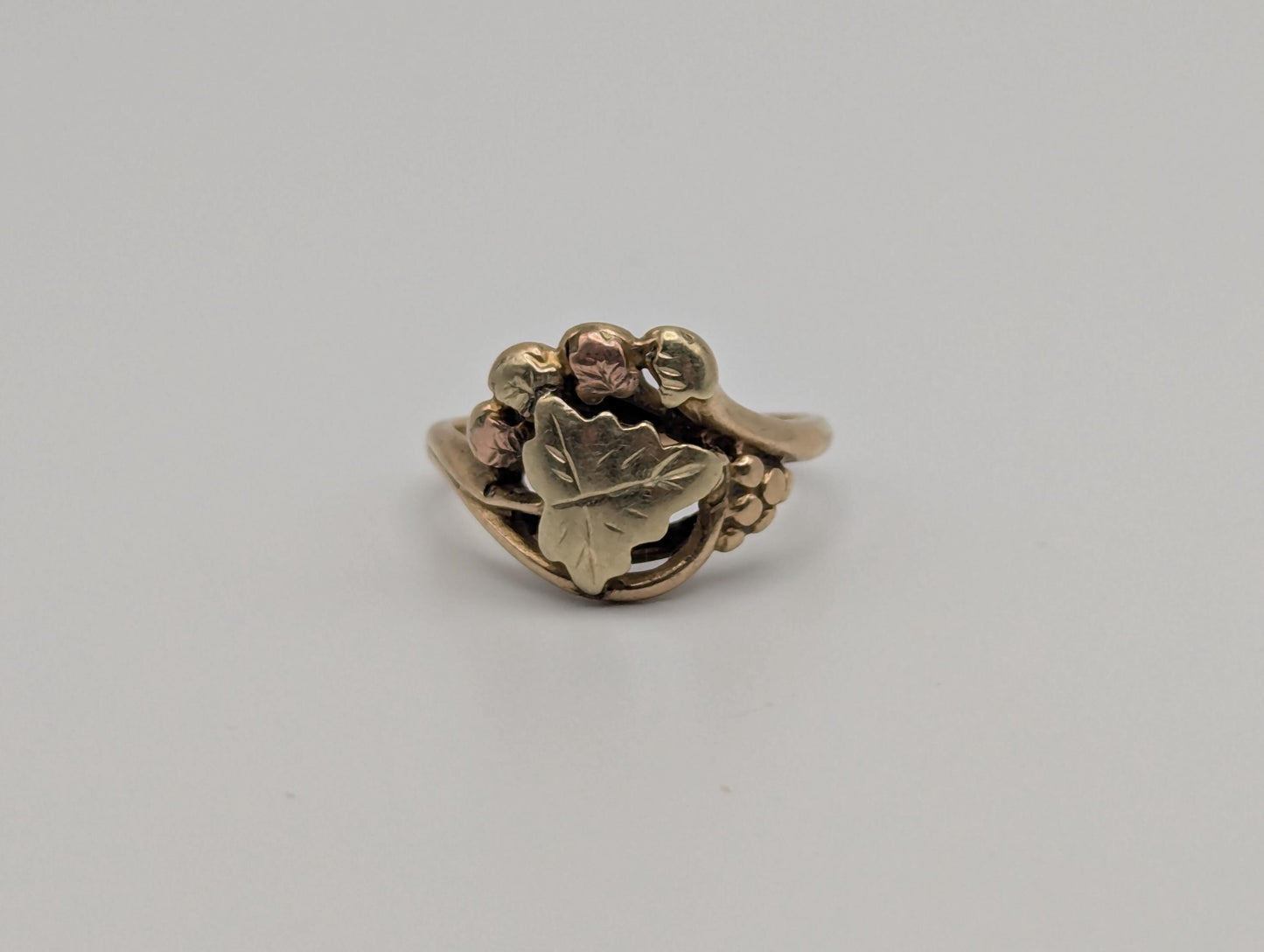 Vintage 10k 12k Black Hills Gold Leaf Multi-tone Gold Statement Ring