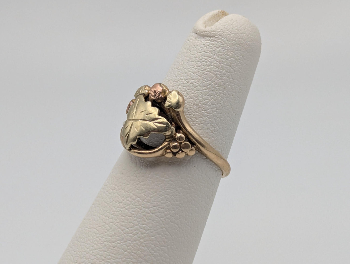 Vintage 10k 12k Black Hills Gold Leaf Multi-tone Gold Statement Ring