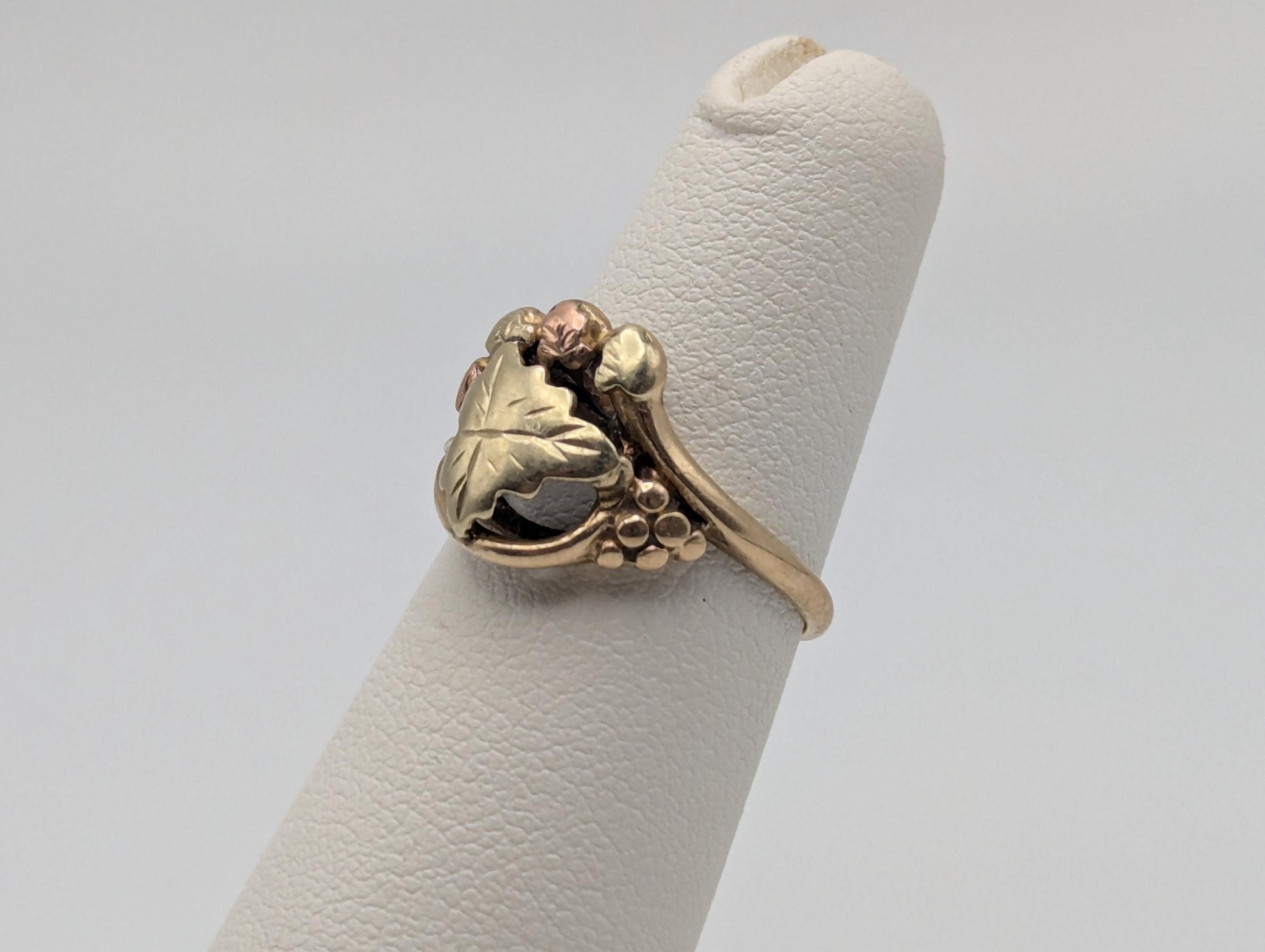 Vintage 10k 12k Black Hills Gold Leaf Multi-tone Gold Statement Ring