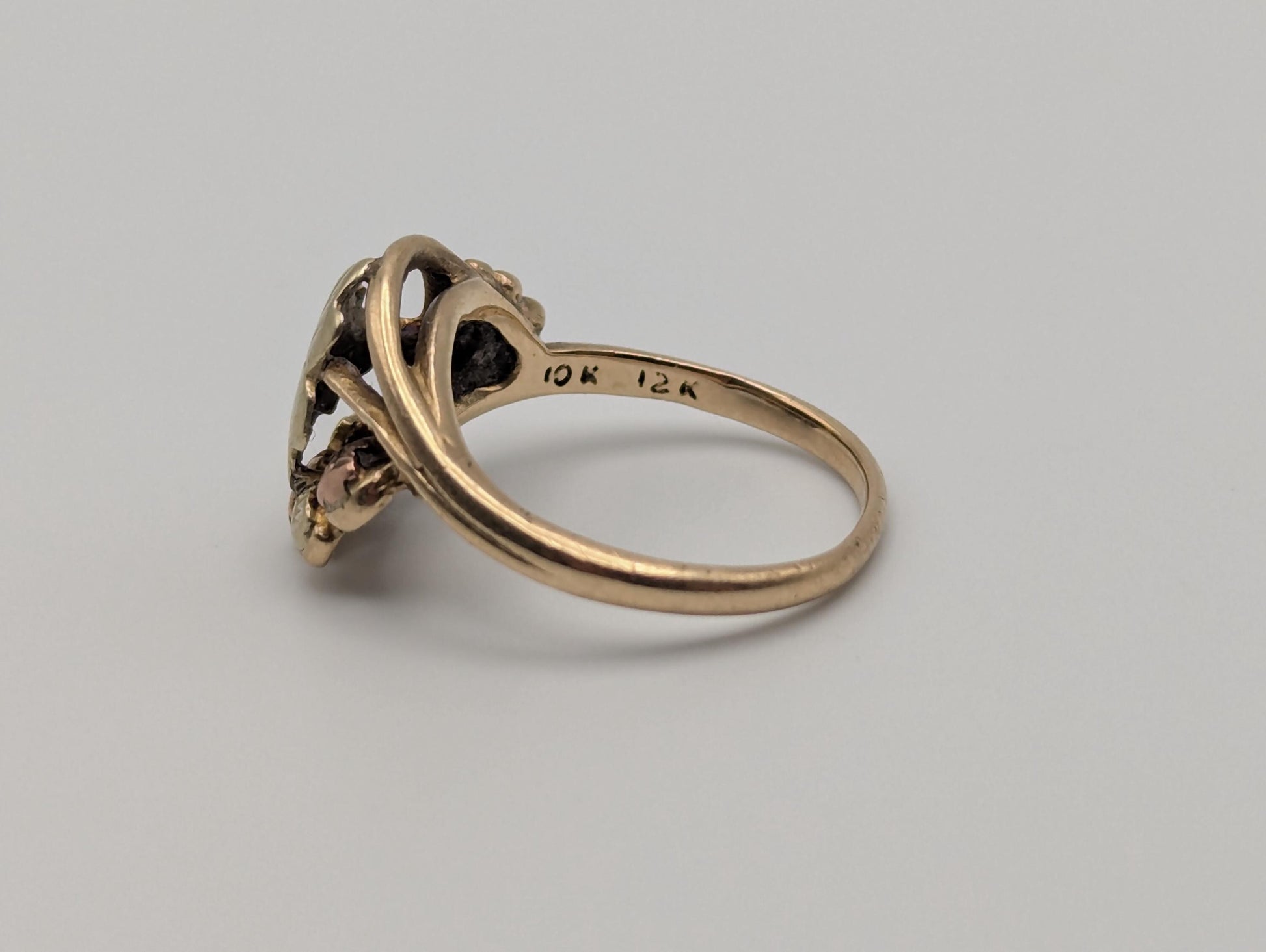 Vintage 10k 12k Black Hills Gold Leaf Multi-tone Gold Statement Ring