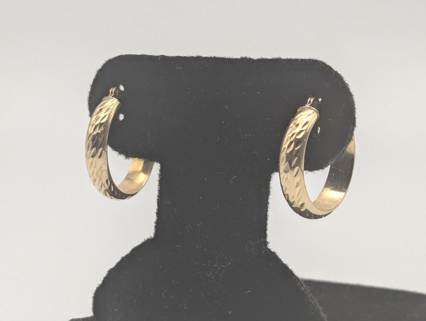 14k Yellow Gold Etched Hoop Earrings Classic Gold Hoops