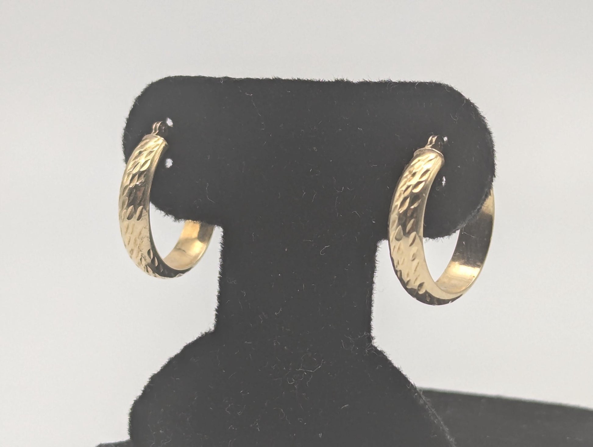 14k Yellow Gold Etched Hoop Earrings Classic Gold Hoops