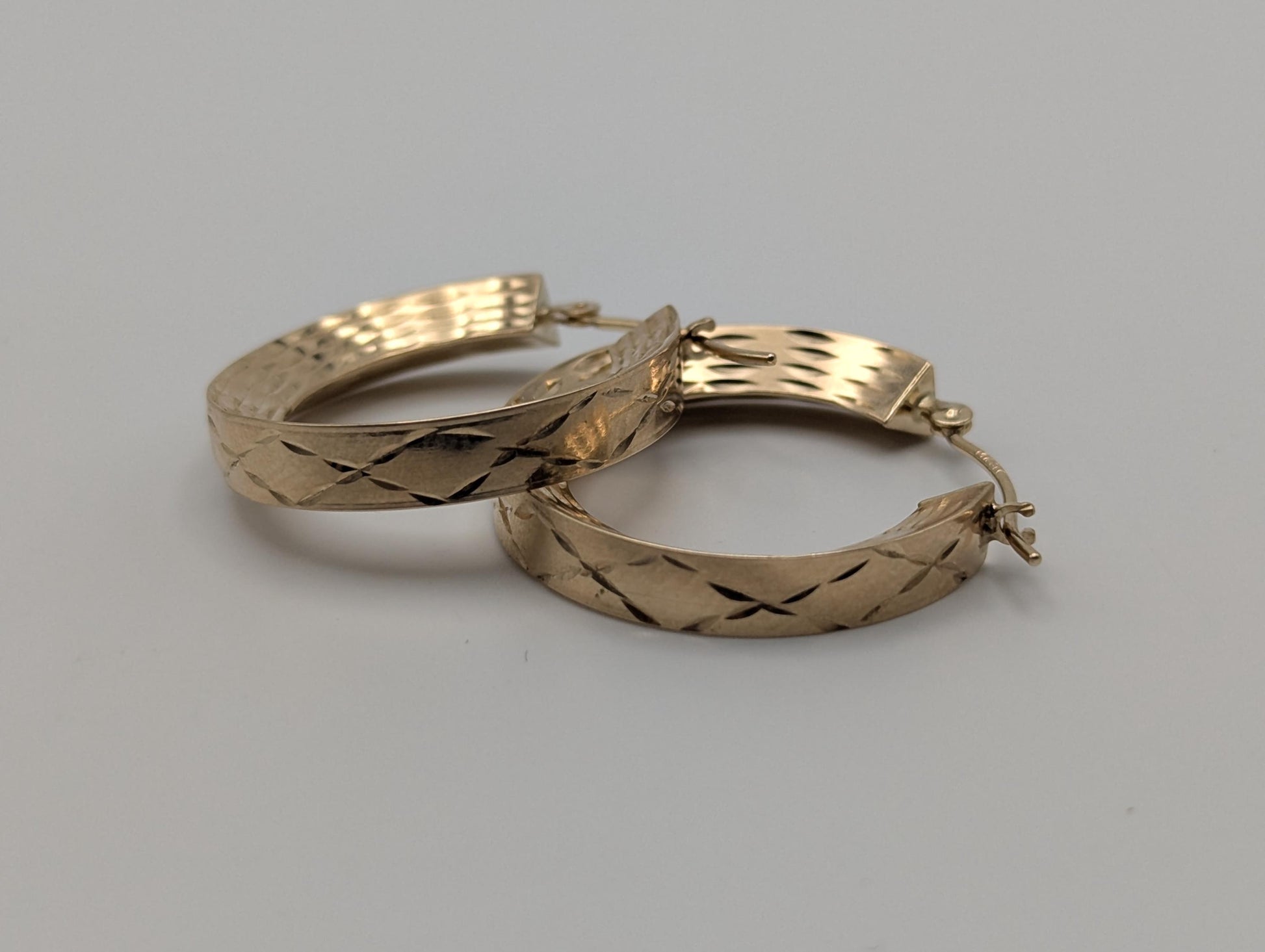 14k Vintage Yellow Gold Classic Etched Textured Hoop Earrings Gold Hoops Hinged