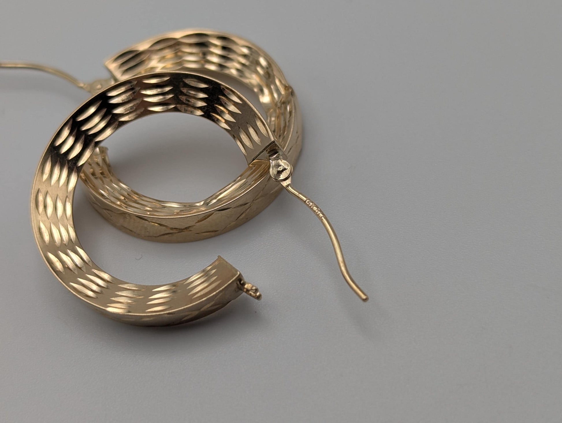 14k Vintage Yellow Gold Classic Etched Textured Hoop Earrings Gold Hoops Hinged