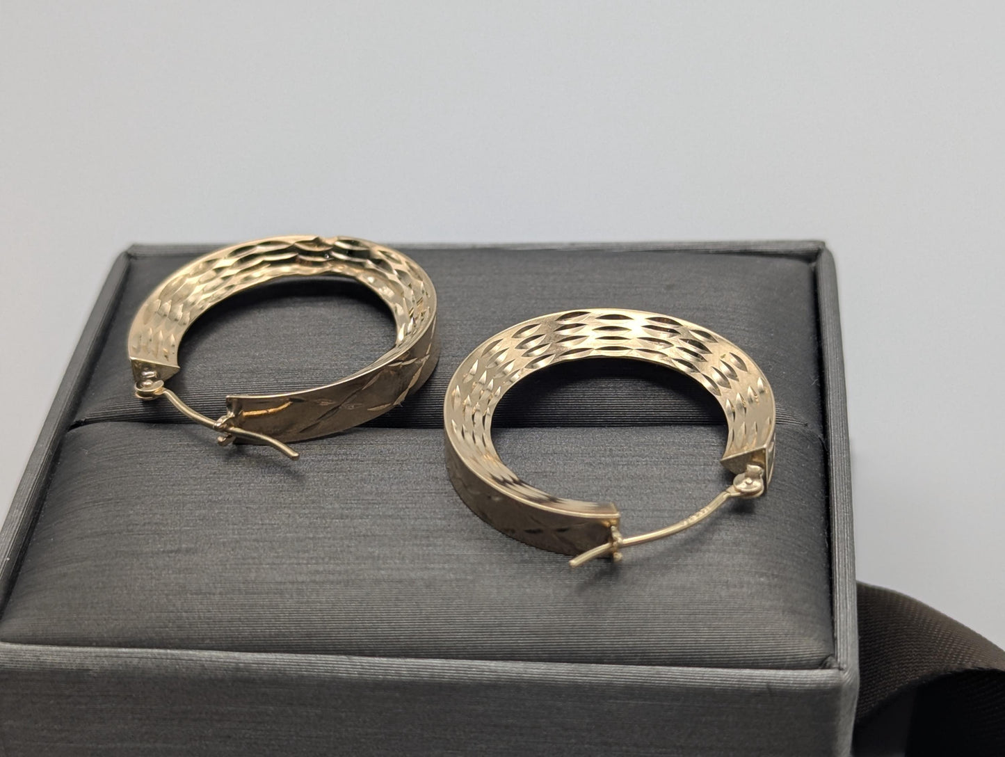 14k Vintage Yellow Gold Classic Etched Textured Hoop Earrings Gold Hoops Hinged