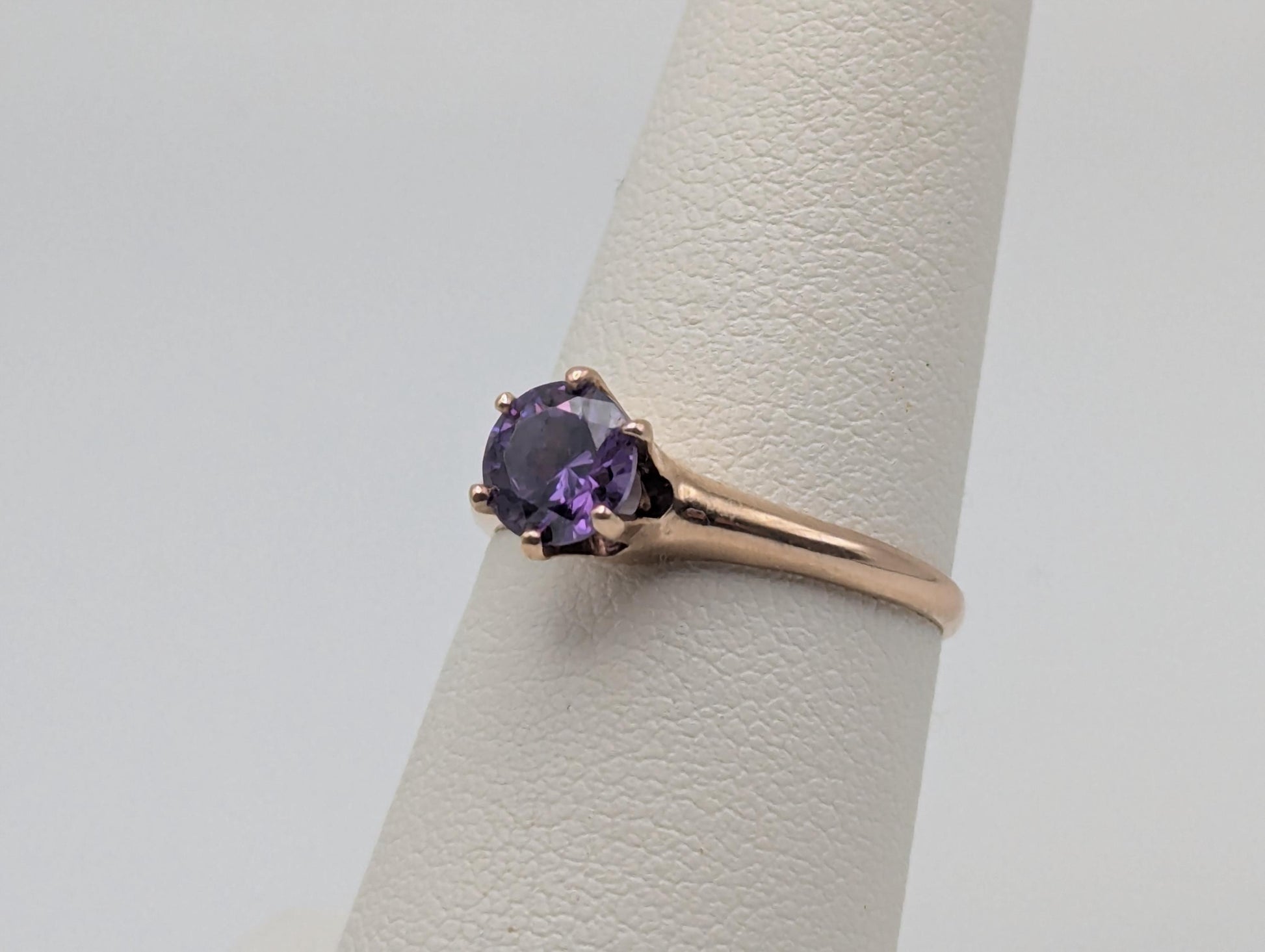 10k Gold Victorian Claw Solitaire Purple Amethyst Stone Ring Vintage Cocktail Ring