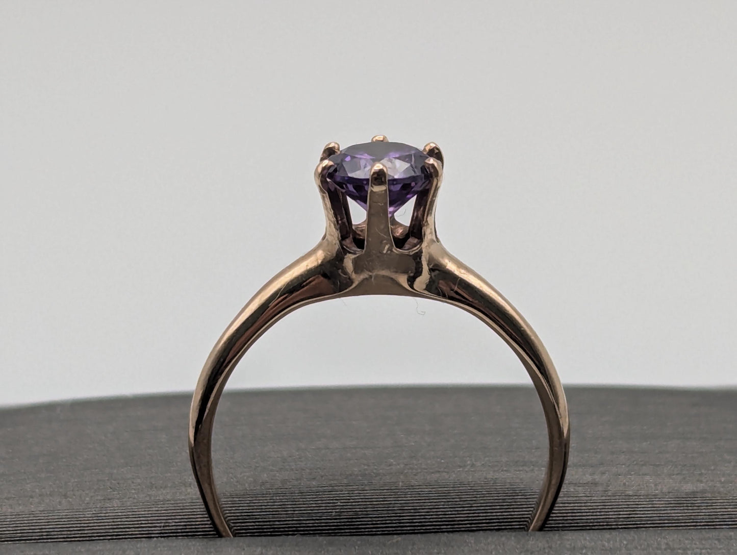 10k Gold Victorian Claw Solitaire Purple Amethyst Stone Ring Vintage Cocktail Ring