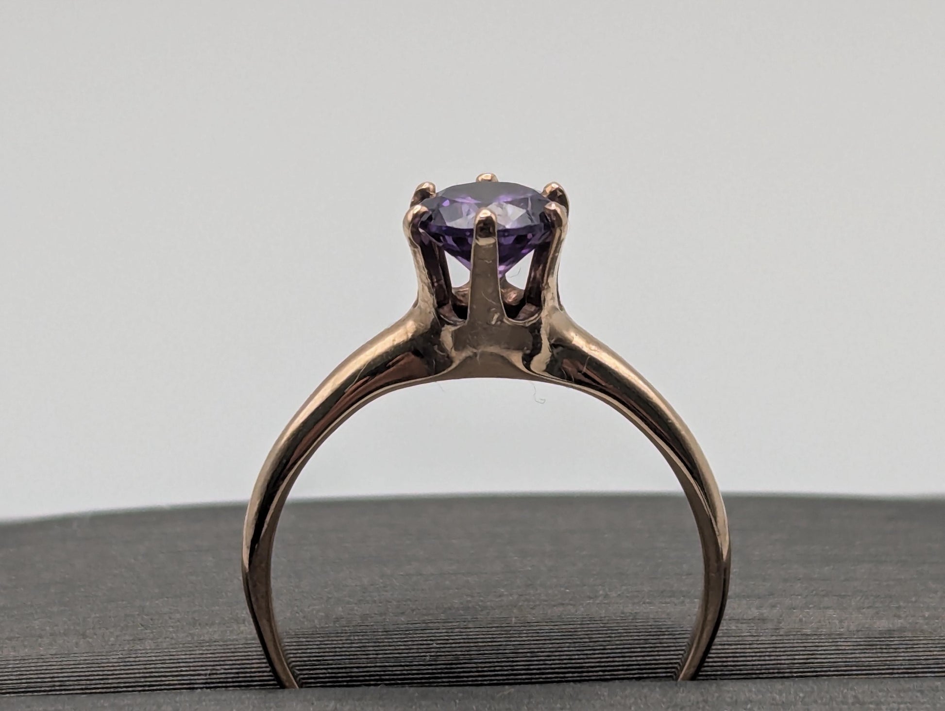 10k Gold Victorian Claw Solitaire Purple Amethyst Stone Ring Vintage Cocktail Ring