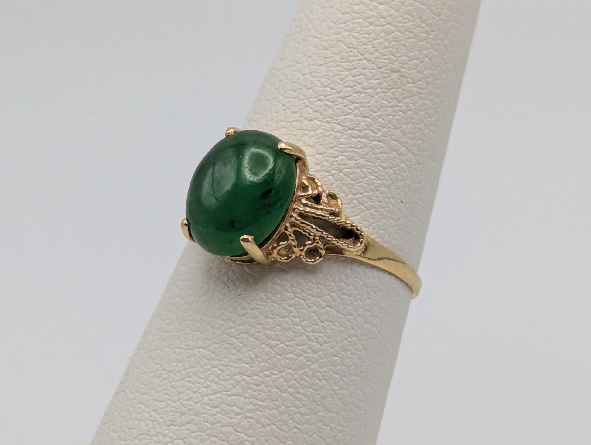 Vintage 18k Yellow Gold Genuine Jade Filigree Ring Cabochon Ring Dinner Statement Ring