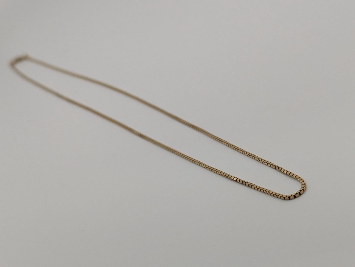 14k Yellow Gold Heavy 5.4 gr Box Chain Necklace 22-inch Box Chain Vintage Box Chain.