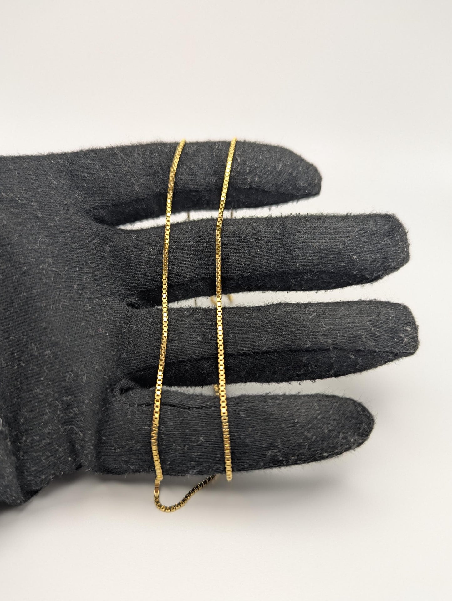 14k Yellow Gold Heavy 5.4 gr Box Chain Necklace 22-inch Box Chain Vintage Box Chain.