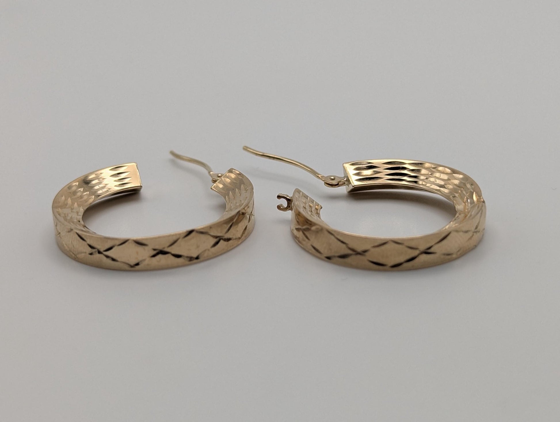 14k Vintage Yellow Gold Classic Etched Textured Hoop Earrings Gold Hoops Hinged