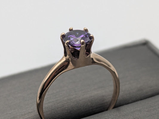 10k Gold Victorian Claw Solitaire Purple Amethyst Stone Ring Vintage Cocktail Ring