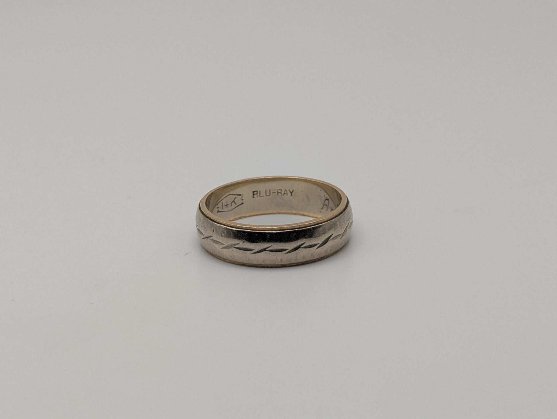 14k Heavy 5.1 gr Two-Tone Gold Barbwire Design Wedding Cigar Band Anniversary Ring