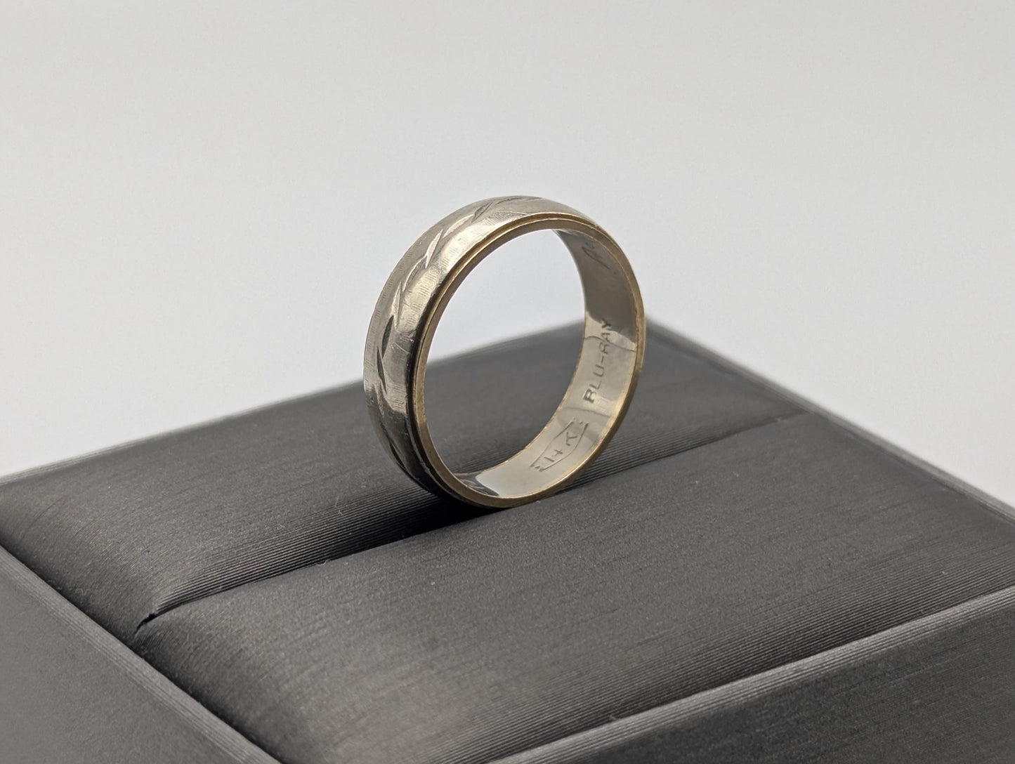 14k Heavy 5.1 gr Two-Tone Gold Barbwire Design Wedding Cigar Band Anniversary Ring