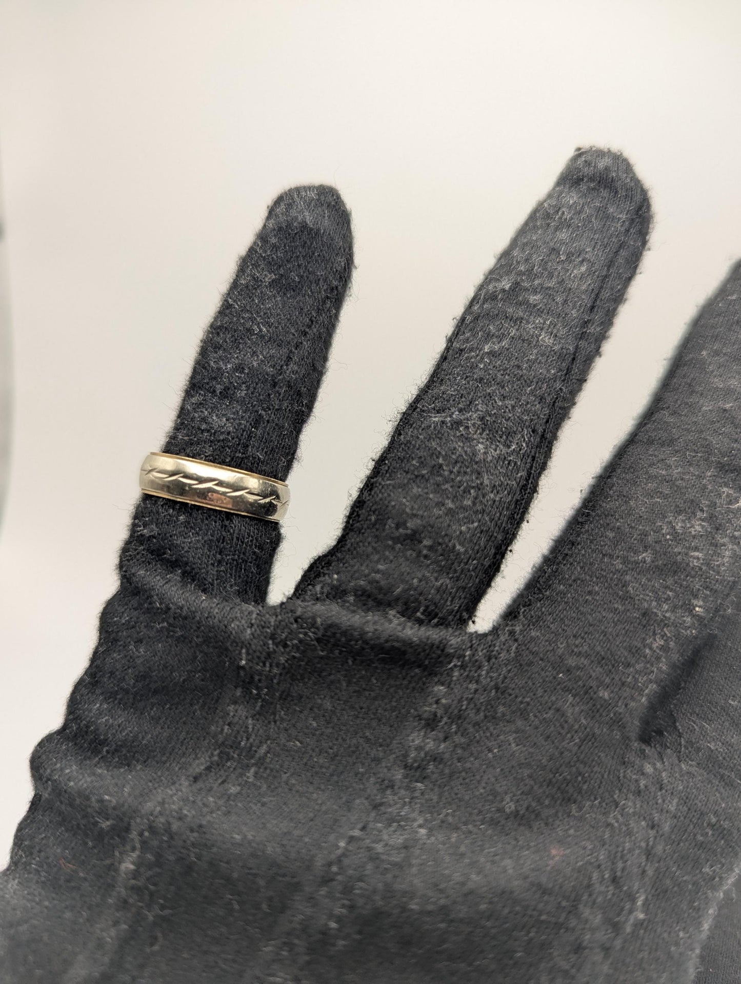 14k Heavy 5.1 gr Two-Tone Gold Barbwire Design Wedding Cigar Band Anniversary Ring