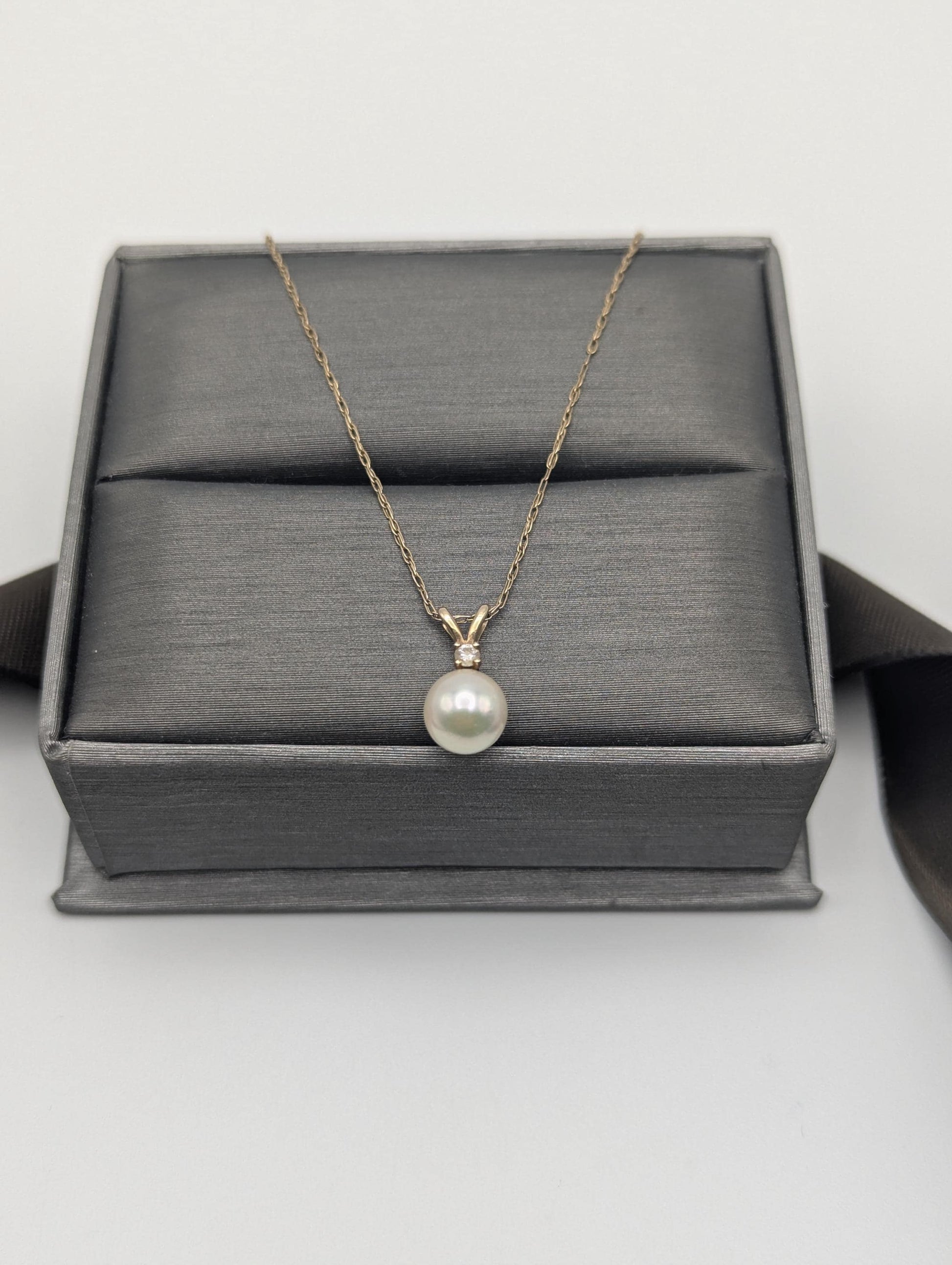 14k Yellow Gold Diamond and Pearl Pendant Necklace 18" Chain Pearl Necklace