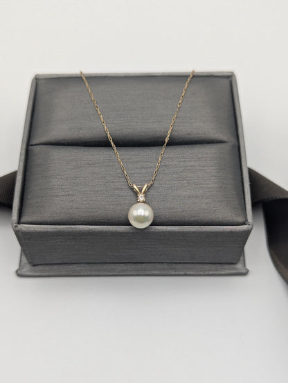 14k Yellow Gold Diamond and Pearl Pendant Necklace 18" Chain Pearl Necklace