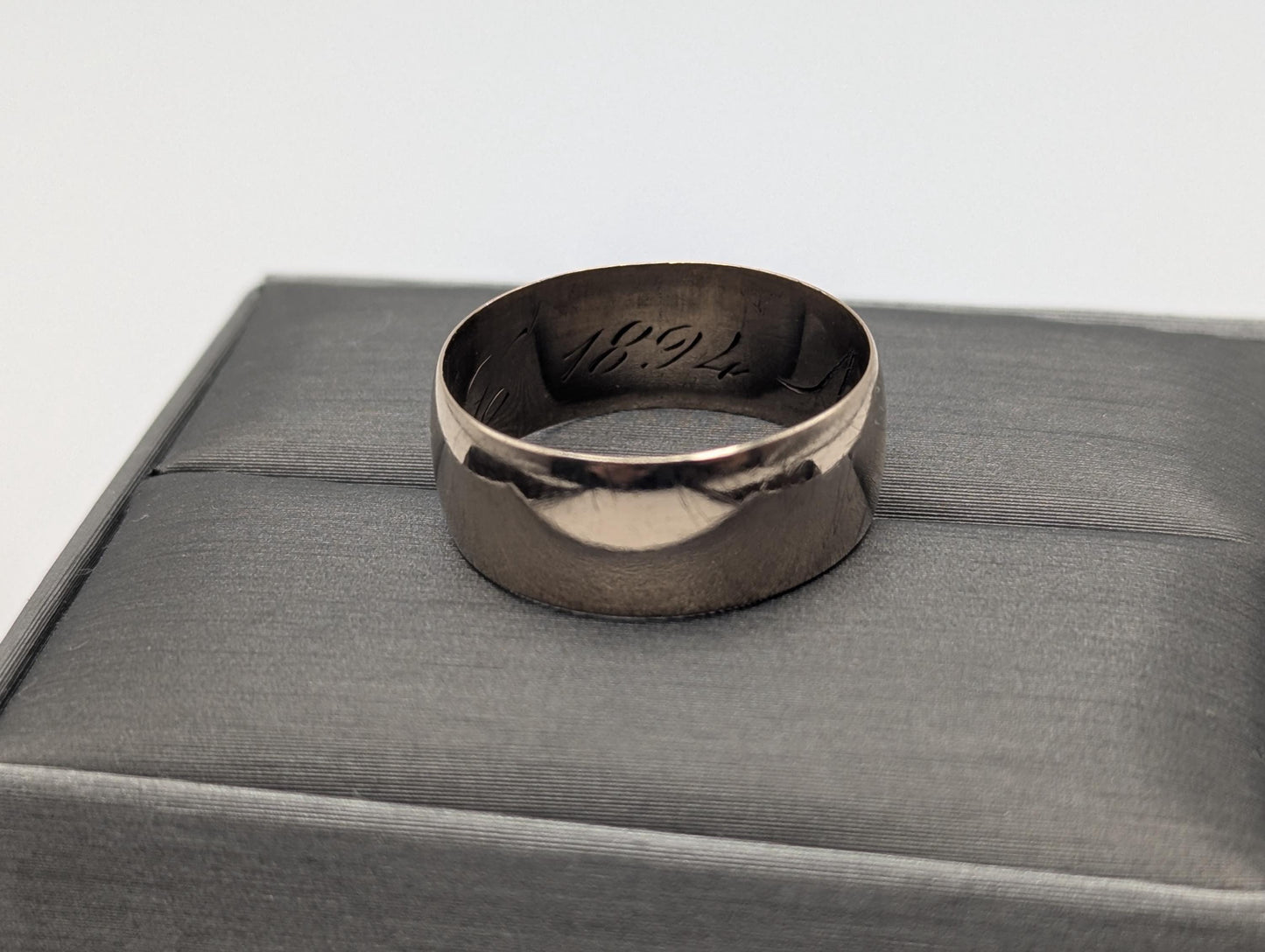 10k Antique 1894 Yellow Gold Plain Comfort Fit 8mm Wedding Cigar Wide Band