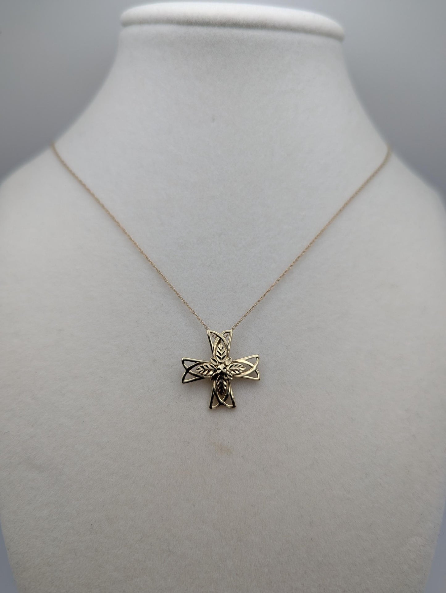 14k Yellow Gold Filigree Cross Necklace 18" Crucifix Gold Chain