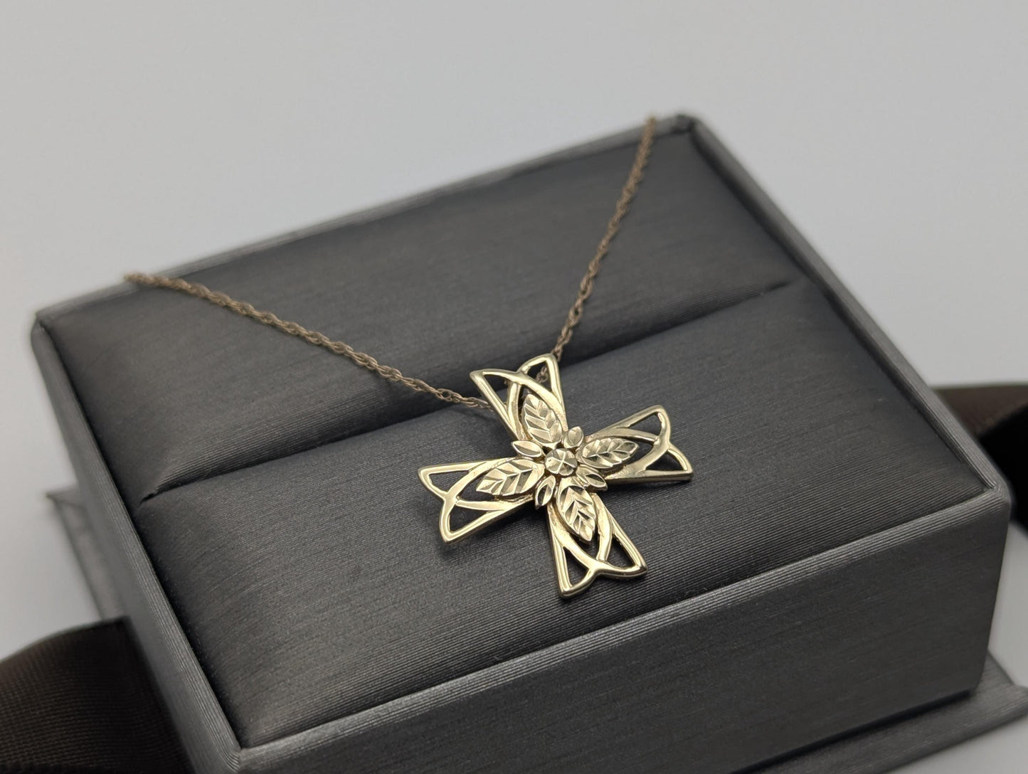 14k Yellow Gold Filigree Cross Necklace 18" Crucifix Gold Chain