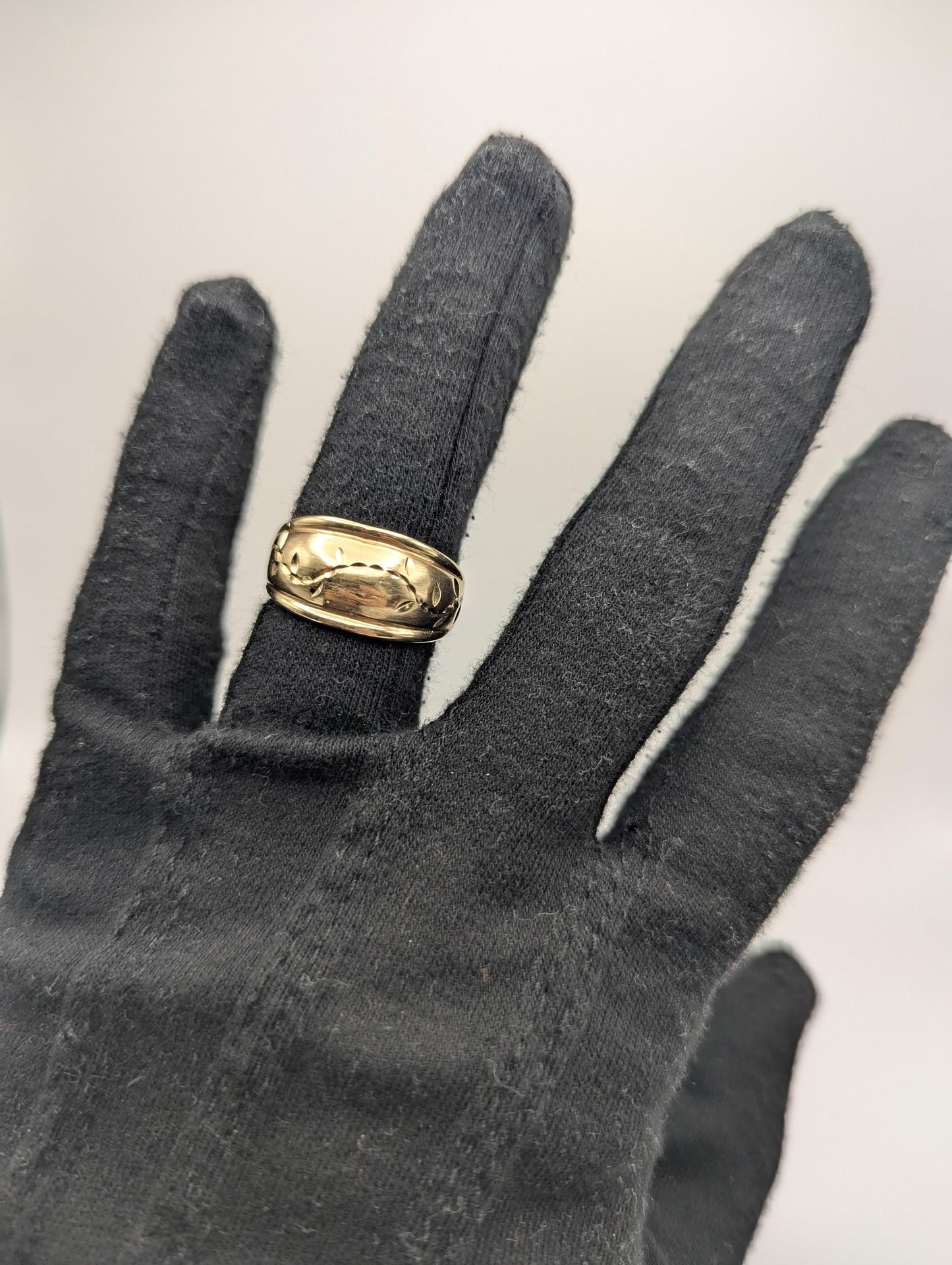 10k Gold Dome Style Vine Wedding Anniversary Wide Band Cocktail ring
