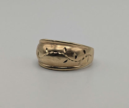 10k Gold Dome Style Vine Wedding Anniversary Wide Band Cocktail ring