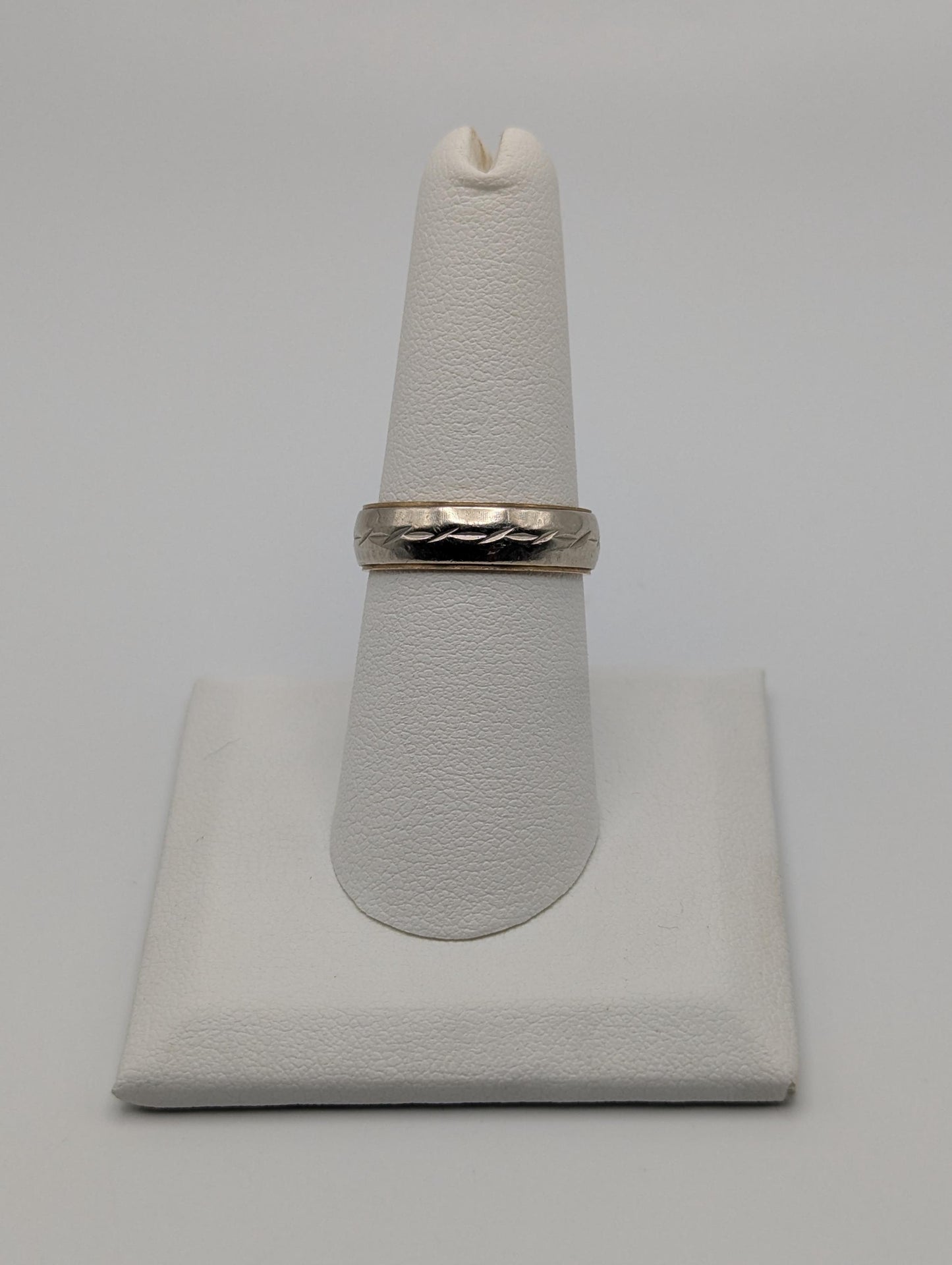 14k Heavy 5.1 gr Two-Tone Gold Barbwire Design Wedding Cigar Band Anniversary Ring