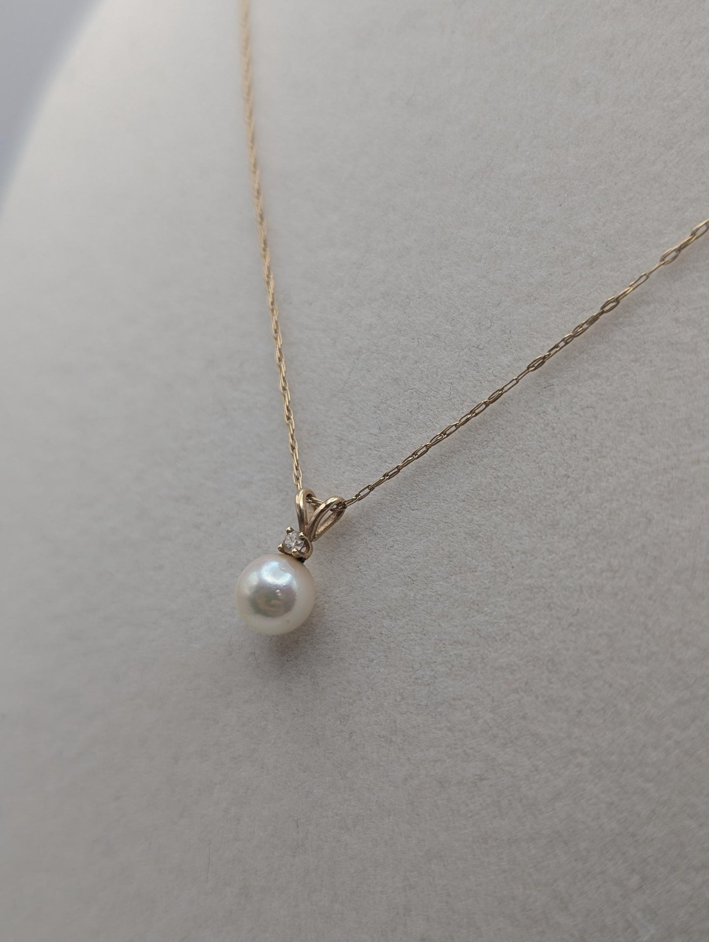 14k Yellow Gold Diamond and Pearl Pendant Necklace 18" Chain Pearl Necklace