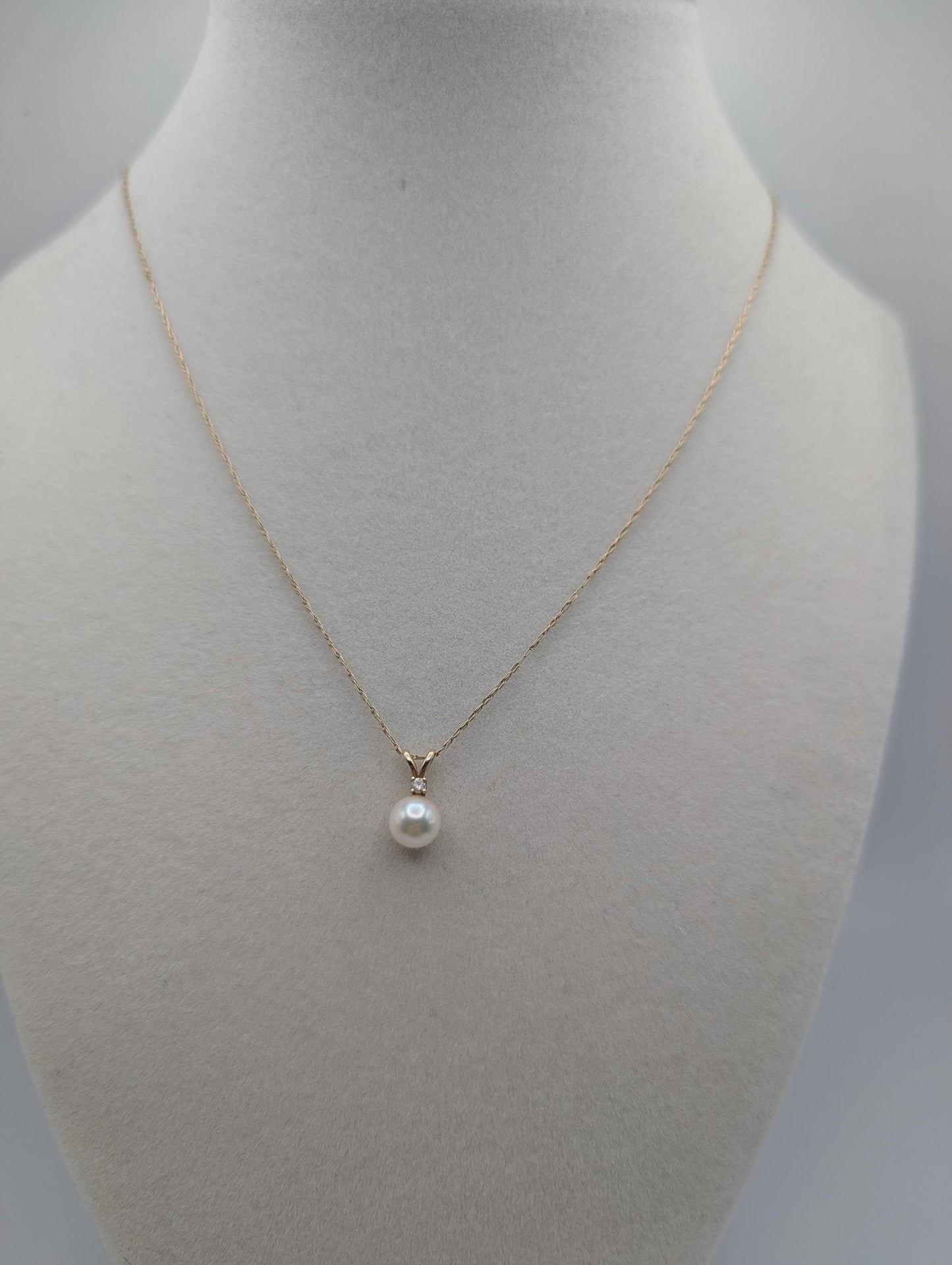14k Yellow Gold Diamond and Pearl Pendant Necklace 18" Chain Pearl Necklace