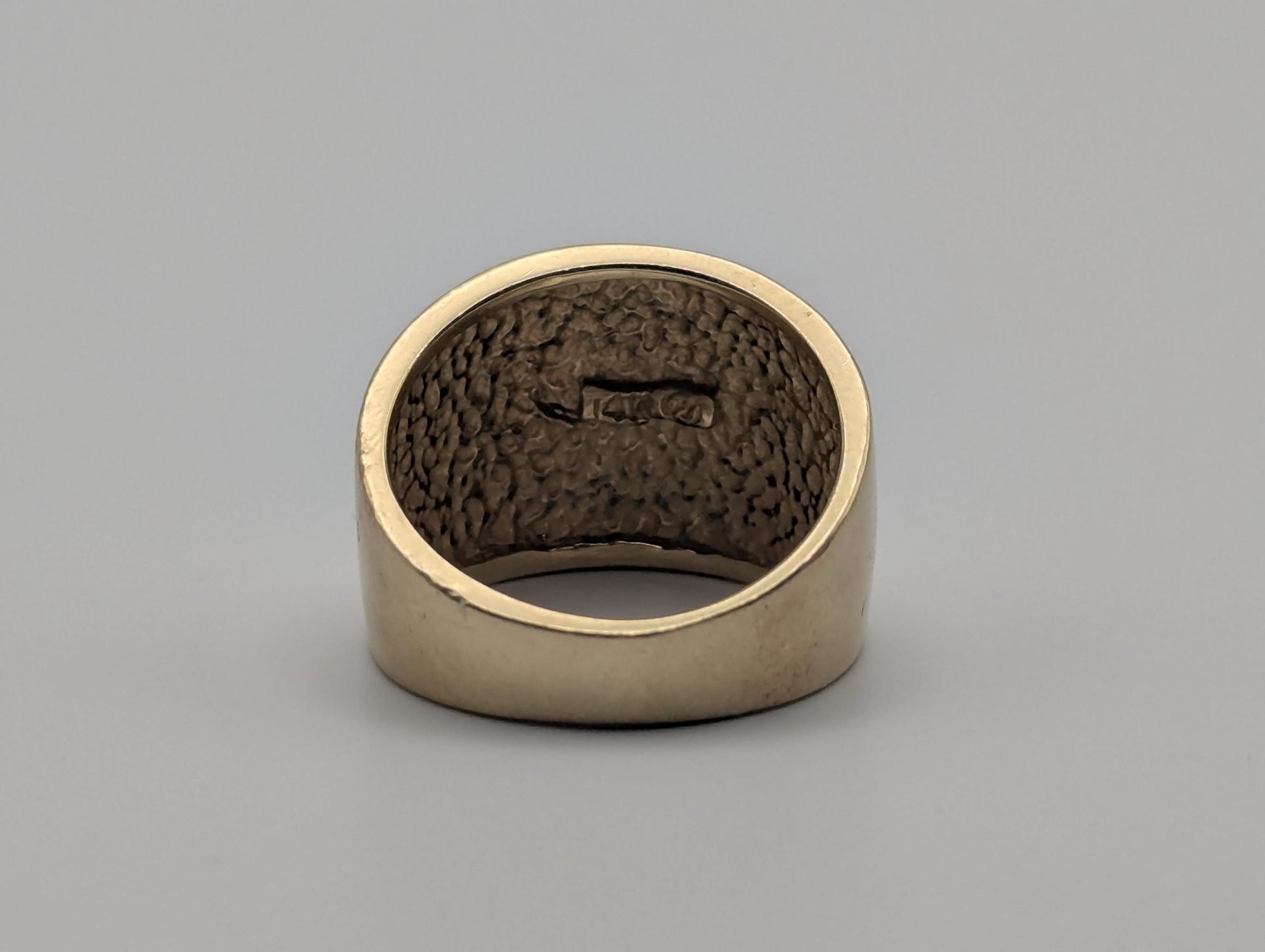 14k Yellow Gold HEAVY 8gr Dome Style Cocktail Ring. Solid Gold Dome Band.