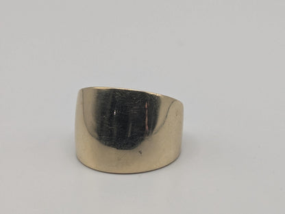 14k Yellow Gold HEAVY 8gr Dome Style Cocktail Ring. Solid Gold Dome Band.