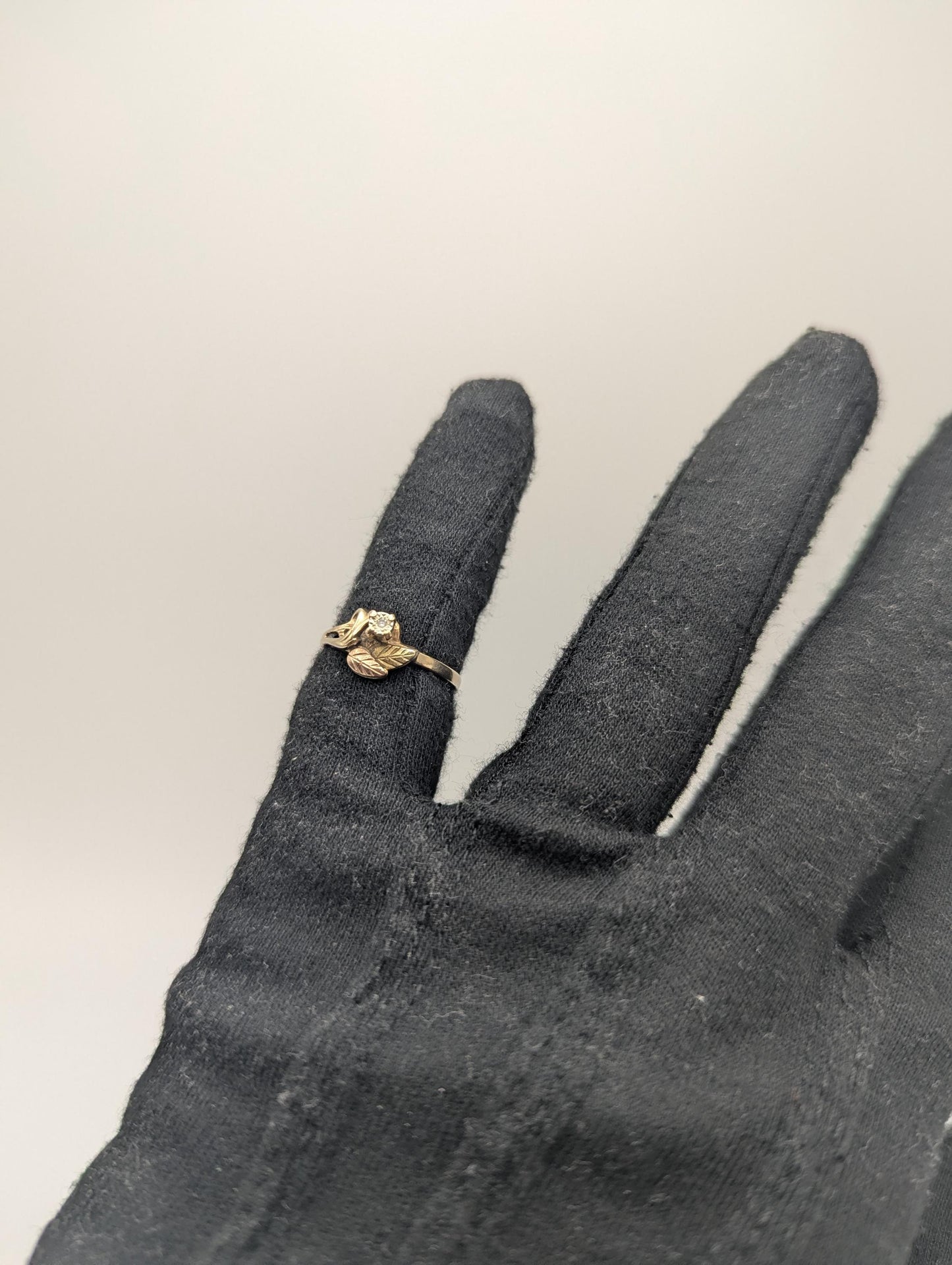 10k Black Hills Gold Tri-Colored Diamond Leaf Vine Ring Women's Black Hills Gold Vine Ring