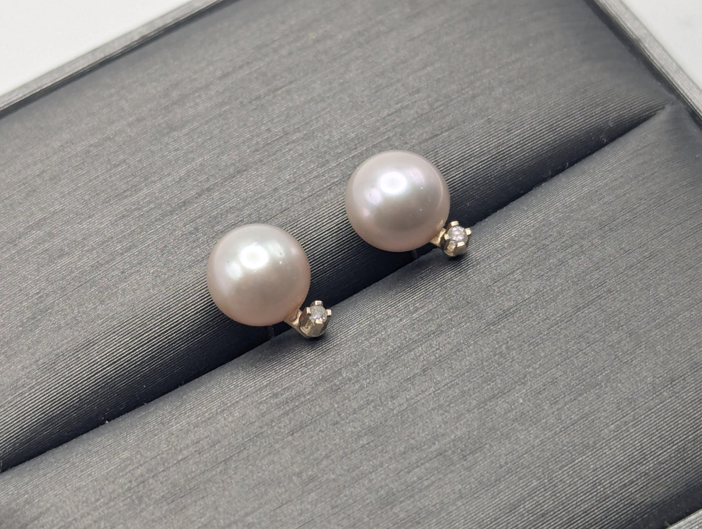 14k Yellow Gold Fresh Water Pearl Diamond Stud Earrings. White Pearl Diamond Studs 6.4mm.
