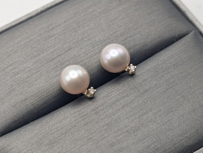 14k Yellow Gold Fresh Water Pearl Diamond Stud Earrings. White Pearl Diamond Studs 6.4mm.