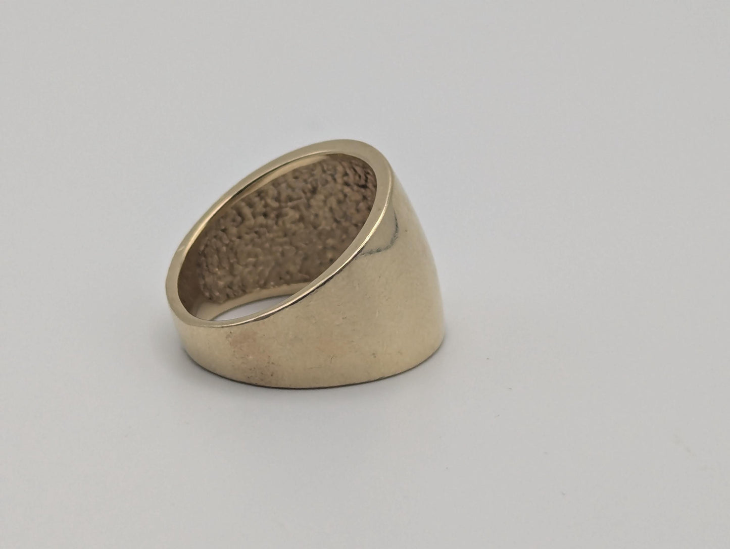 14k Yellow Gold HEAVY 8gr Dome Style Cocktail Ring. Solid Gold Dome Band.