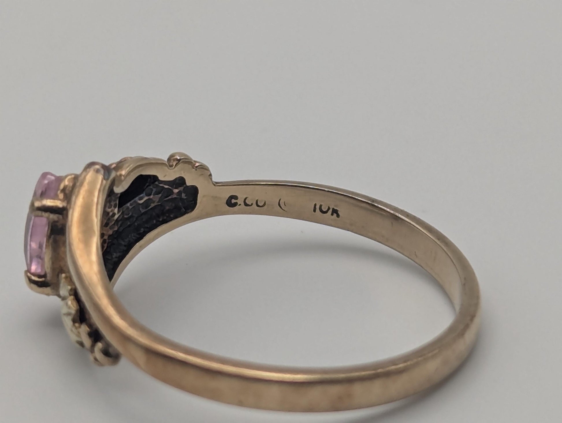 10k Black Hills Gold Tri-Colored Pink Stone Leaf Vine Ring Womens Black Hills Gold Vine Ring