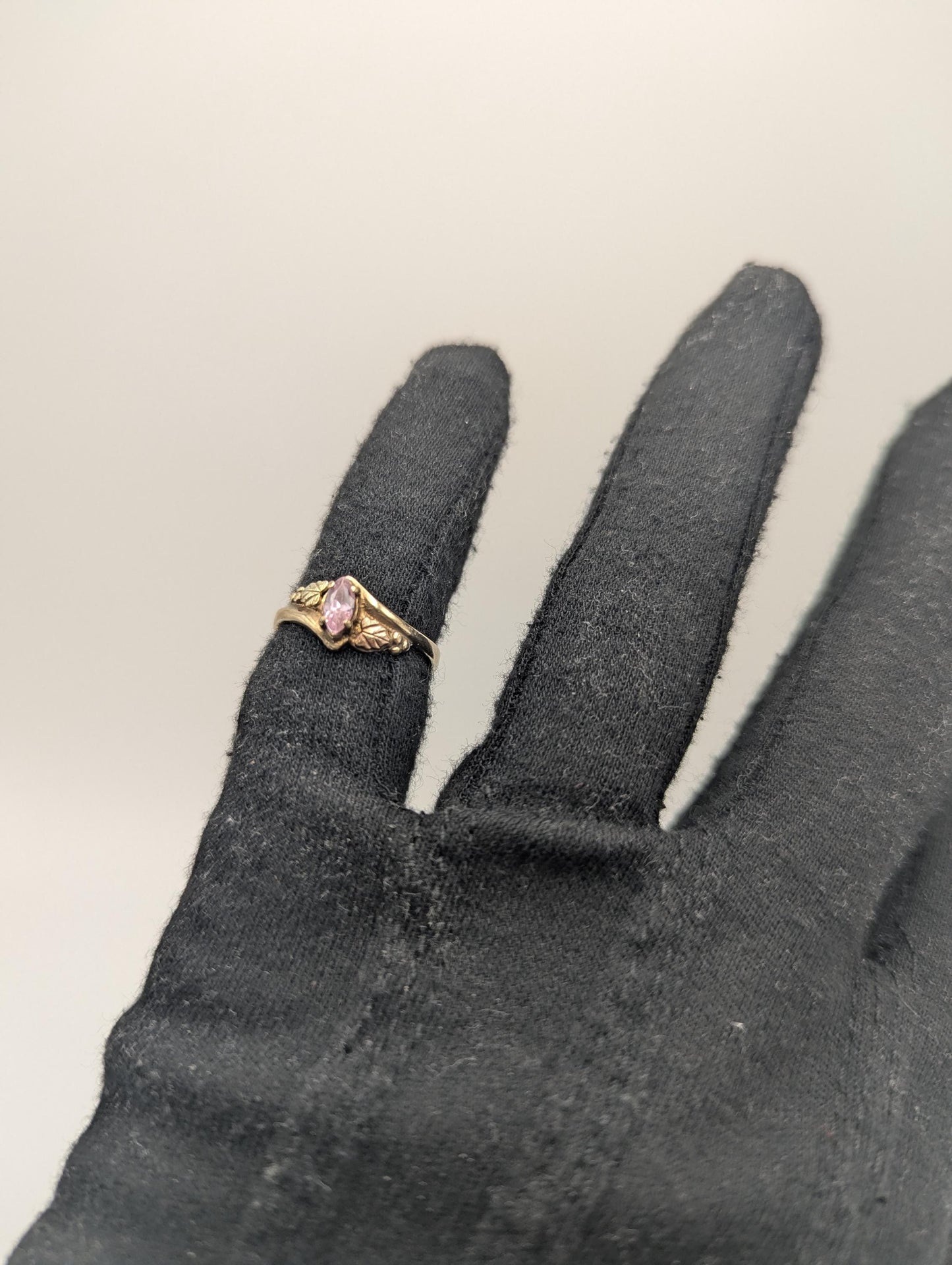 10k Black Hills Gold Tri-Colored Pink Stone Leaf Vine Ring Womens Black Hills Gold Vine Ring