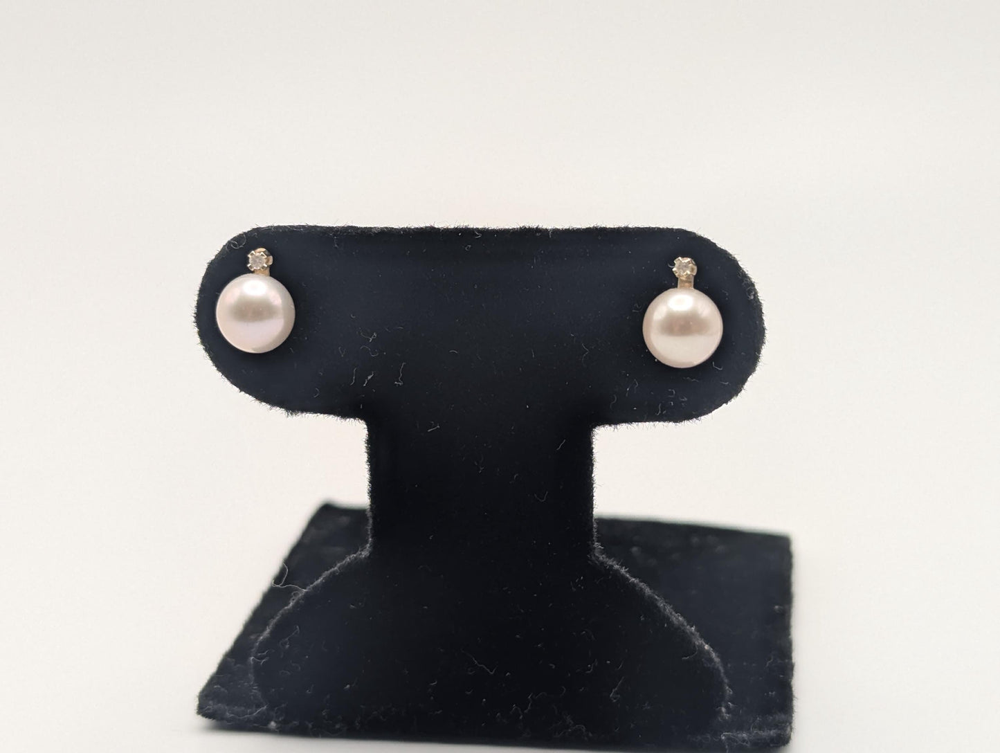 14k Yellow Gold Fresh Water Pearl Diamond Stud Earrings. White Pearl Diamond Studs 6.4mm.