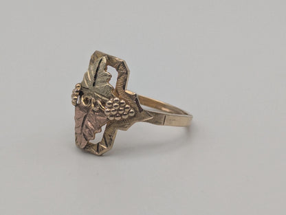 Black Hills Gold 10k Multi-tone Gold Vine Signet Ring BHG wedding band