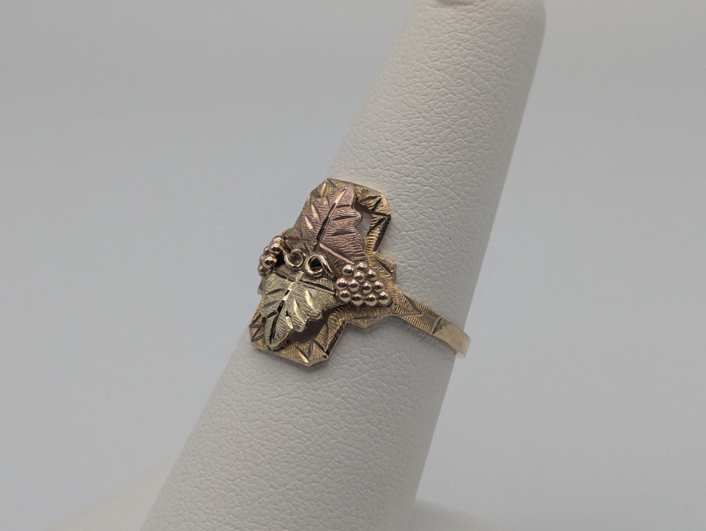 Black Hills Gold 10k Multi-tone Gold Vine Signet Ring BHG wedding band