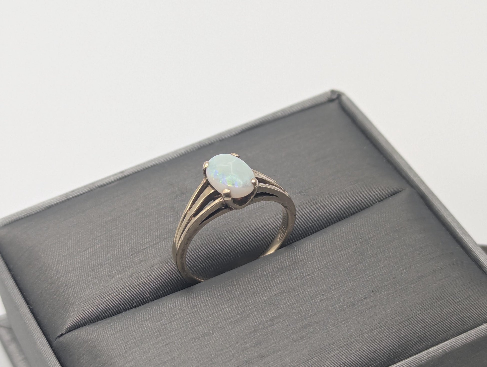 10k Yellow Gold Oval Opal Ring Wedding Statement Promise Band