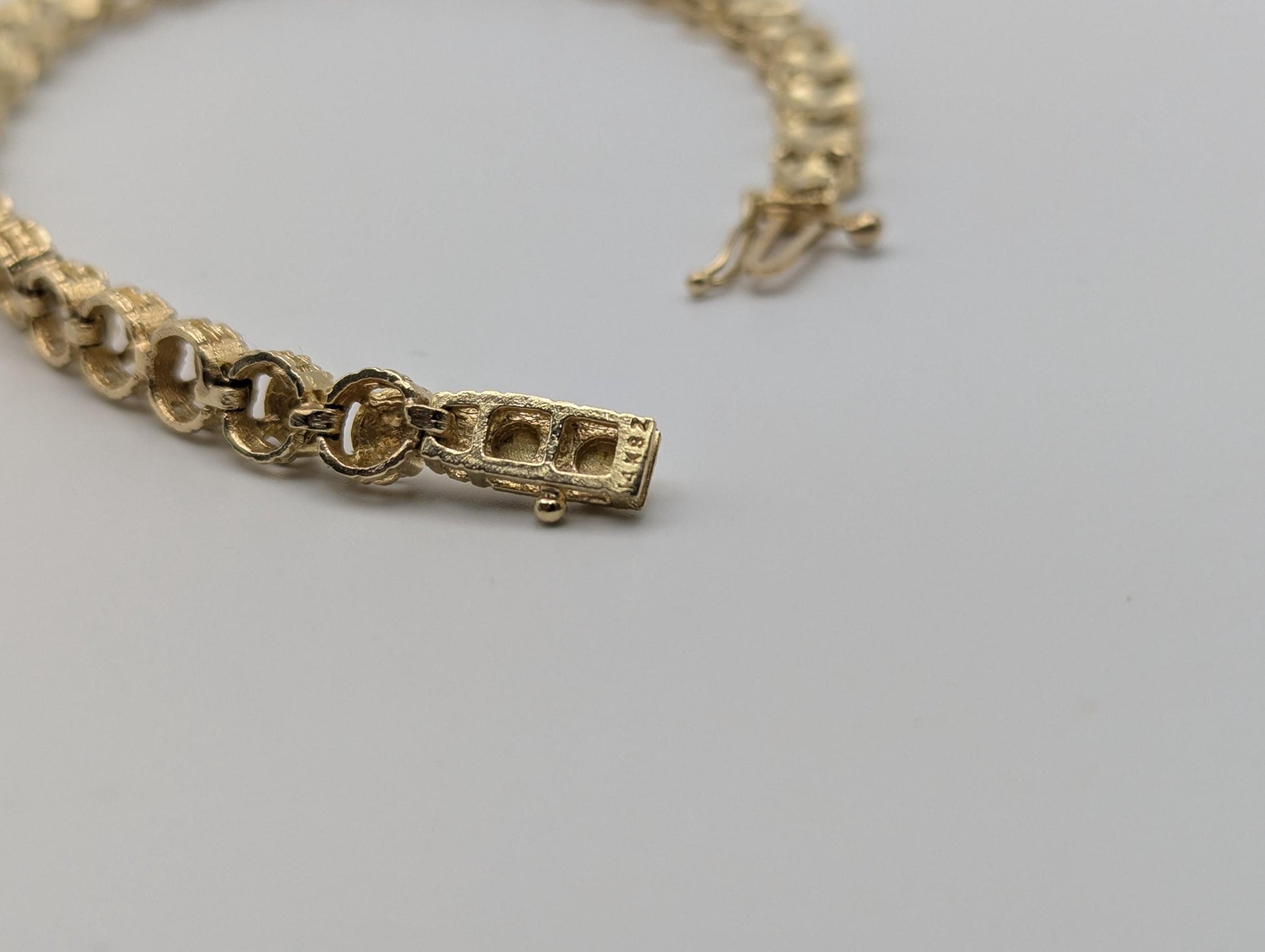 14k Yellow Gold HEAVY 10gr Link 8" Circular Link Bracelet Speciality Chain Link Bracelet