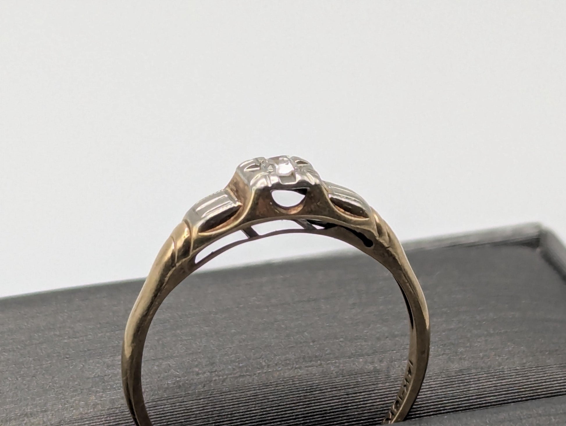 Vintage Art Deco 14K & 18k Multi-Gold Diamond Wedding Engagement Promise Ring.