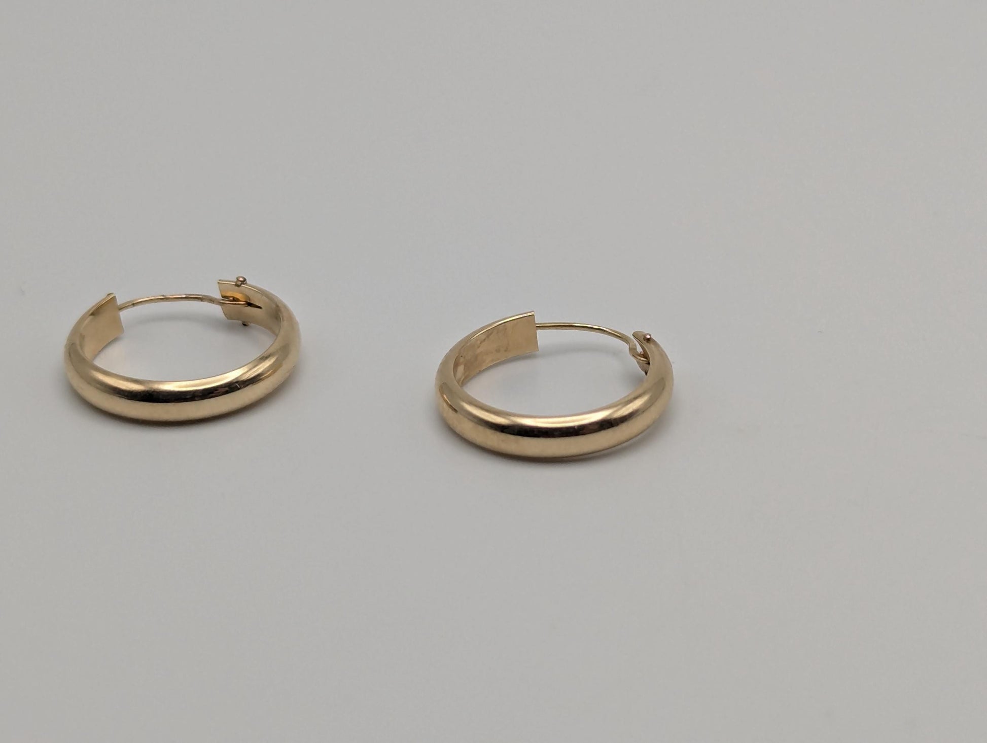 14k Yellow Gold Small Hoop Round Earrings Dainty Gold Hoops Hinged