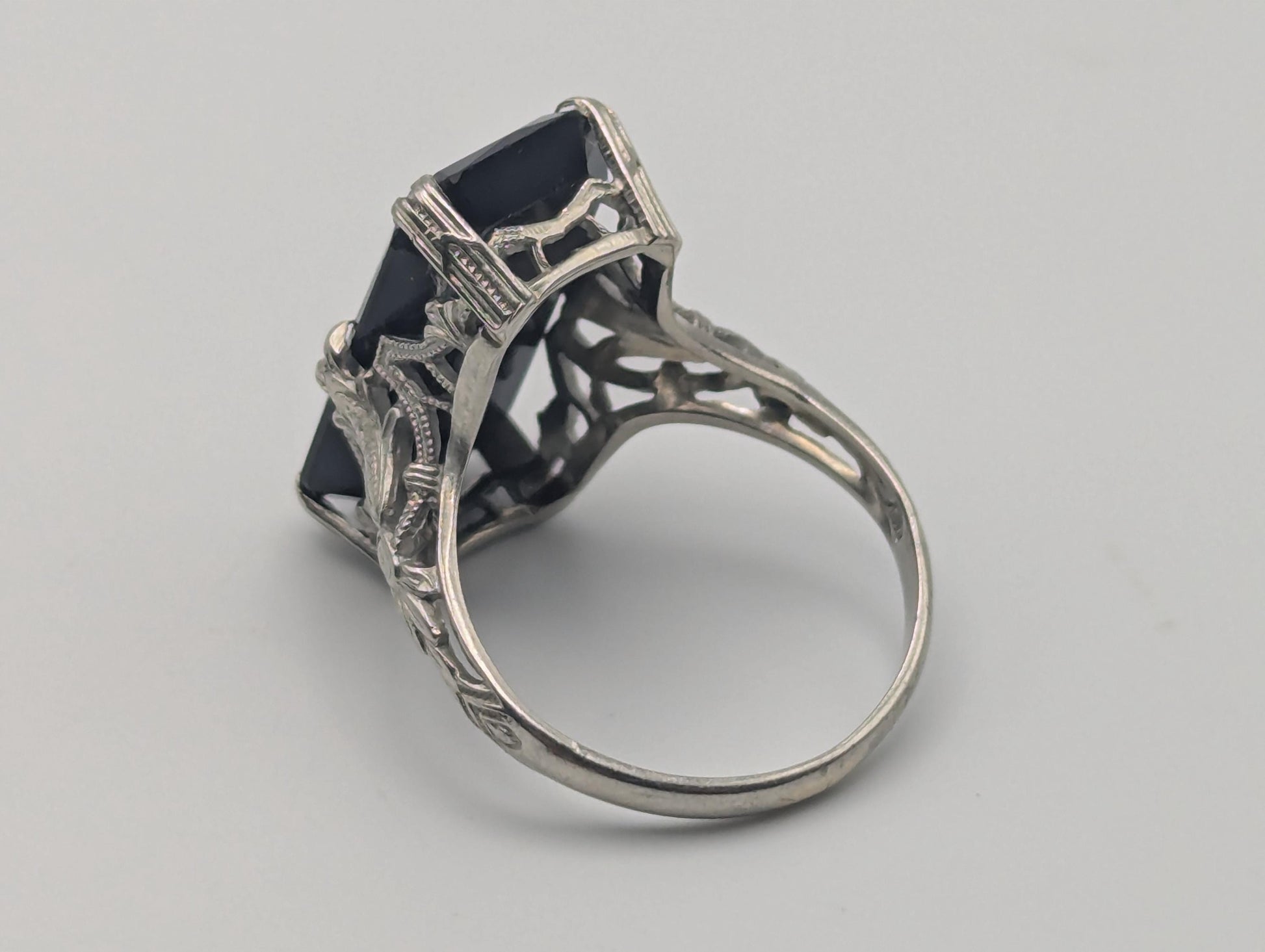 Vintage 18k White Gold Art Deco Black Onyx Ring Midnight Statement Ring